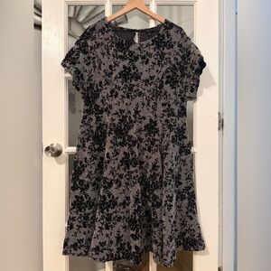 🚨FINAL OFFER🚨Torrid - Floral Fit & Flare Midi Dress